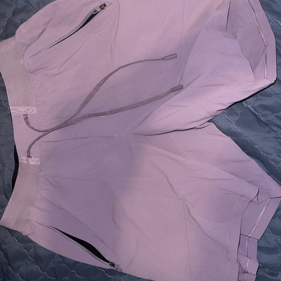 Lululemon license to train shorts 7 inch - Picture 5 of 5